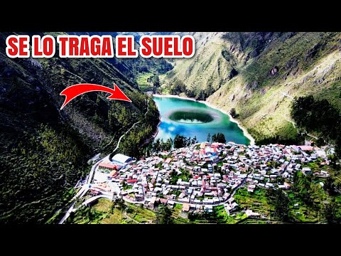 Está LAGUNA está siendo TRAGADO por el suelo, delante del Pueblo de LARAOS