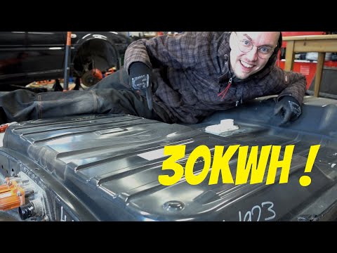 BIG battery is here, let's tear it down! 🔋 [EVNX EP8]
