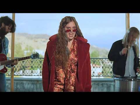 BEST COVER VERSION of I SEE RED - Everybody Loves An Outlaw (Cover by Gabriella Valdes)