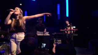 Maggie Rogers - Harvest Moon (Neil Young cover) Copenhagen March 2017 HD