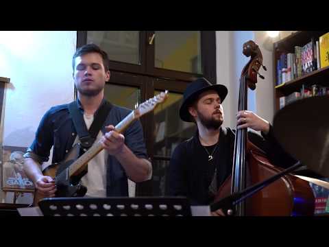 #22 In Between Books: The Abs