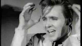 Momus: Love Wakes The Devil