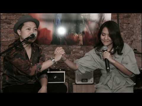 THE SUN IN MY HEART SANDHY SONDORO FEAT LALA KARMELA SAMPAIKAN PESAN DALAM LIRIK LAGU