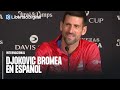 Djokovic se lanza a bromear en español en plena rueda de prensa y defiende a Alcaraz