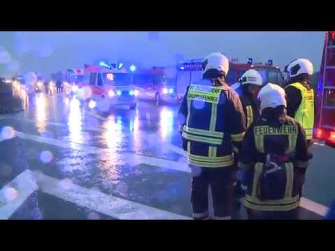 15.10.2015: Tödlicher Unfall auf A20 bei Rostock - Frau stirbt in Wrack