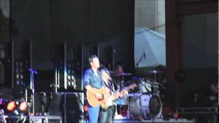 Blake Shelton - Who Are You When I'm Not Looking