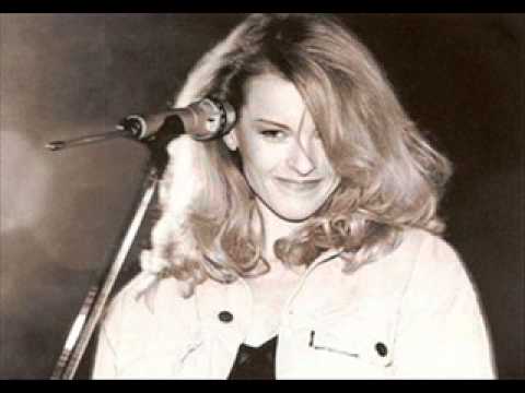 Iveta Bartošová-LIVE-Pokoj v podkroví