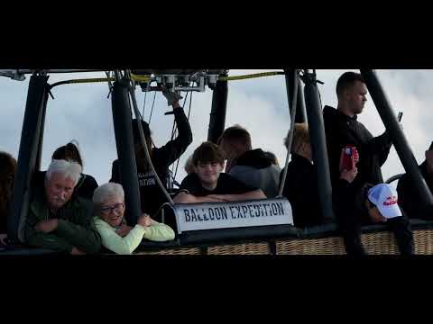 Lot balonem w chmurach. Film z przebiegu lotu
