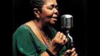 é doce morrer no mar