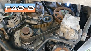 Démontage de la distribution + pompe à eau sur Renault Master II 2.5D