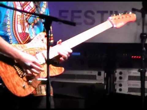 Toni Rowland - 911 (Spog Weni Festival 8 Oct. 2011)