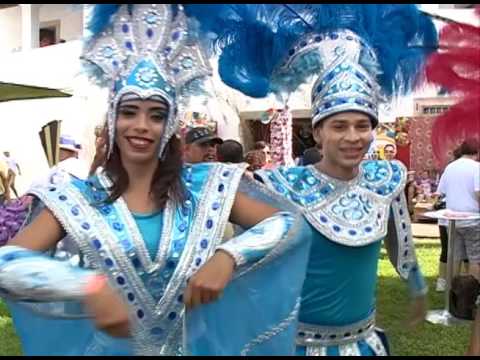 Foliões capricham nas fantasias para o Galo da Madrugada