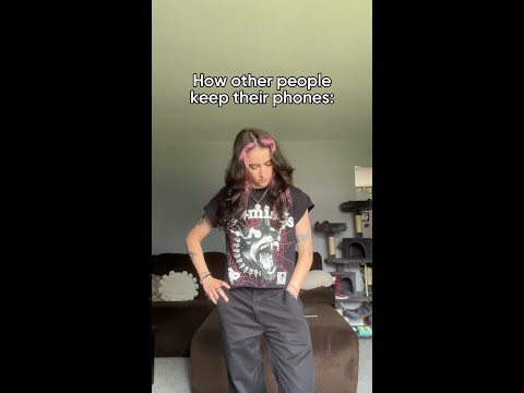 🏳️‍🌈 How bi girls keep their phone: