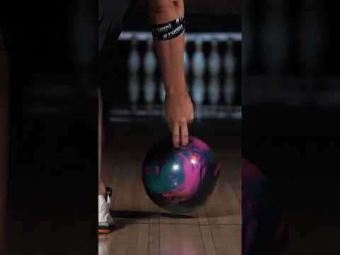 Daria Pajak - release in slow motion 😊 yes, mine. #bowling #release #slowmotion
