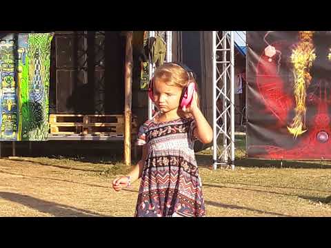 DIGITAL FOREST 2018 / DJ CUMMIS