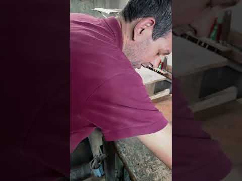 Alguns passos para a fabricação de um pandeiro artesanal com materiais reciclados.