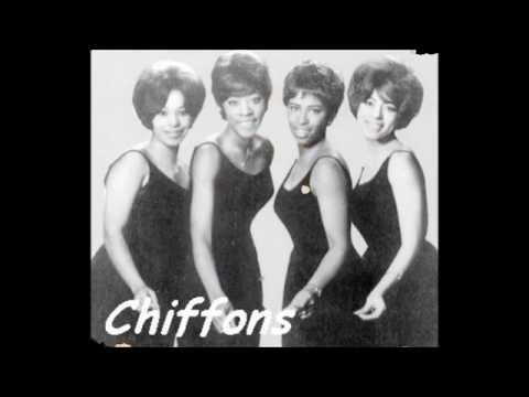 The Chiffons - I Have A Boyfriend (Laurie Records - 1963)
