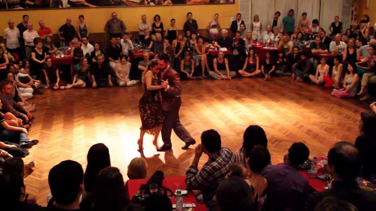 Javier Rodriguez y Noelia Barsi - La milonga de Buenos Aires en SOHO TANGO