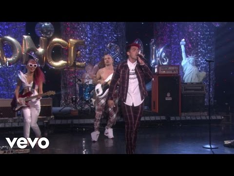 DNCE - Cake By The Ocean (Live On Ellen)