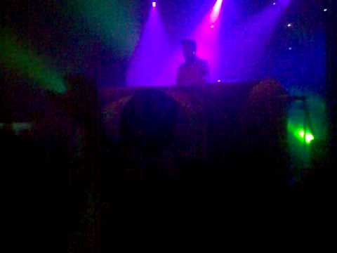 AN 21 dos SWEDISH HOUSE MAFIA - WAKE UP 07.07.11.mp4