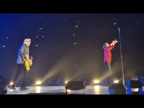 Mick and Keith in the b-stage during Midnight Ramer - Mick Jagger dancing