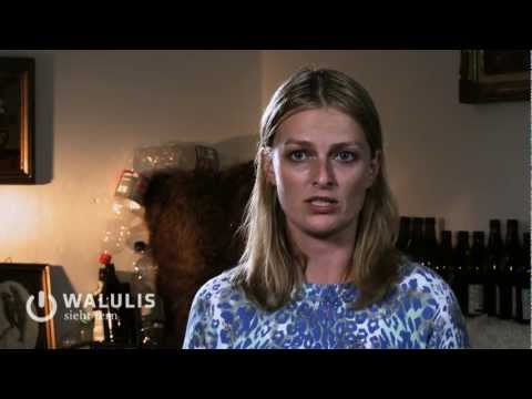 Asis in Focus - Typical Scripted Reality | Walulis watches TV