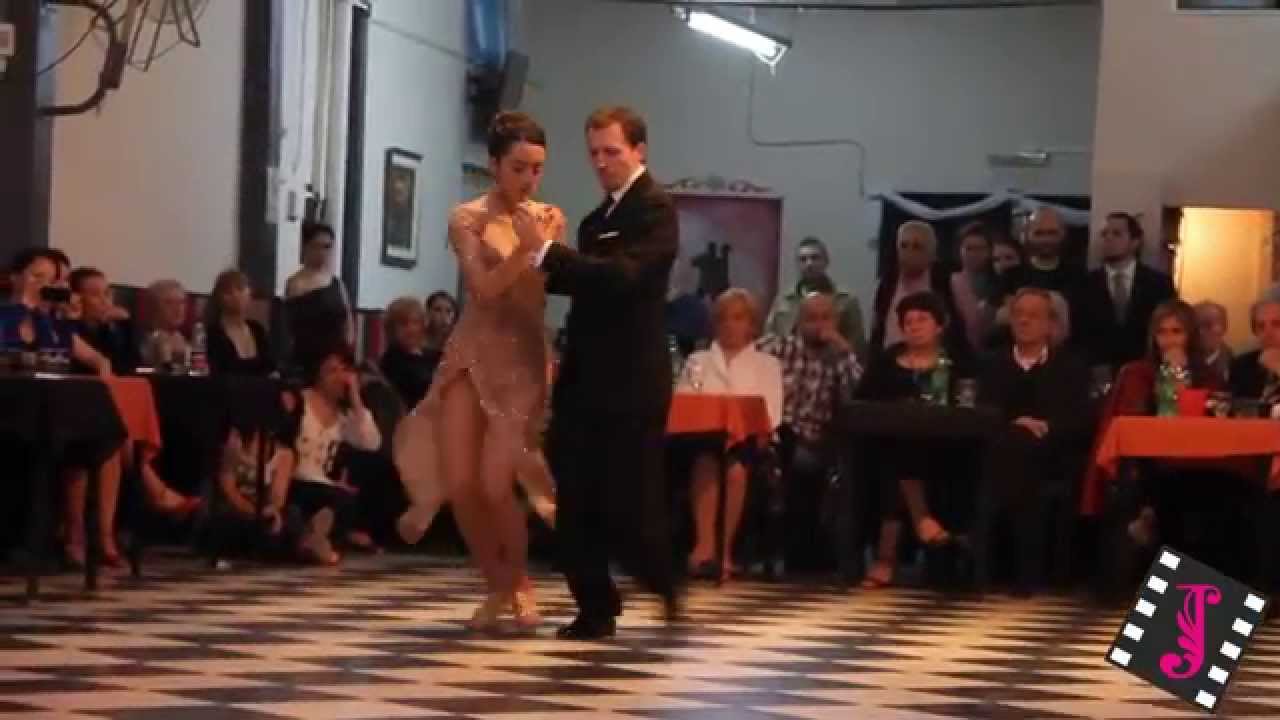 REMI ESTERLE Y CECILE ROUANNE en el Sin Rumbo 01