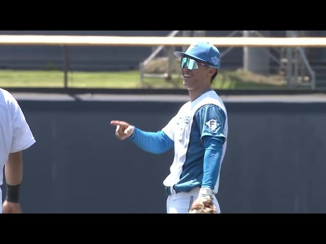 【ファーム】笑顔がはじける!! ファイターズ・加藤豪将 ライナー性の鋭い当たりに好反応!! 2024年6月12日 北海道日本ハムファイターズ 対 埼玉西武ライオンズ