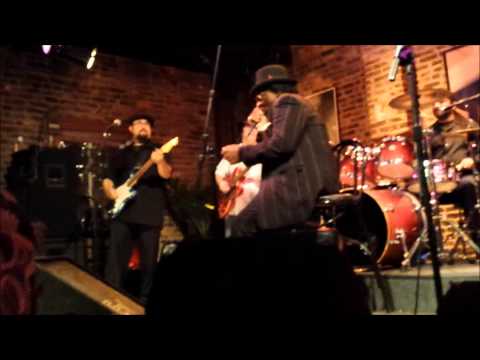 Big George Brock w/guest Matt "The Rattlesnake" Lesch - Mannish Boy - BB's Jazz Blues and Soups