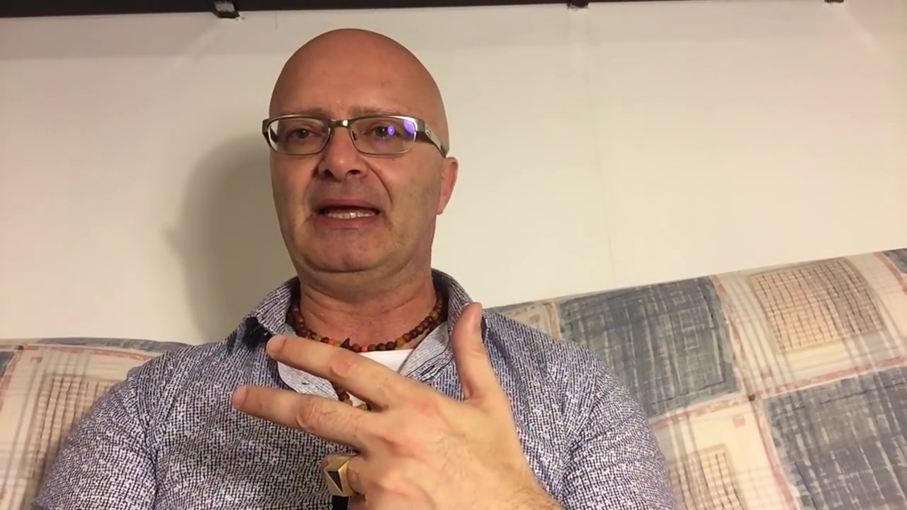 Watch Now CHE DONNE PIACCIONO DAVVERO AGLI UOMINI CHE DONNE PIACCIONO DAVVERO AGLI UOMINI