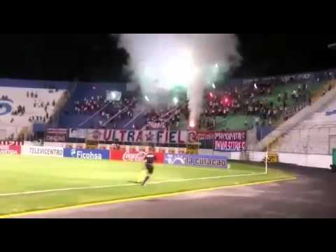 "Ultra Fiel - Show De Luces  || Club Olimpia Deportivo vs Victoria ||" Barra: La Ultra Fiel &bull; Club: Club Deportivo Olimpia