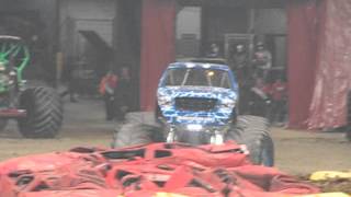 MONSTER JAM 2013 NASHVILLE GRINDER,GRAVE DIGGER,IRON MAN,WAR WIZARD,ZOMBIE,BLUE THUNDER,PROWLER