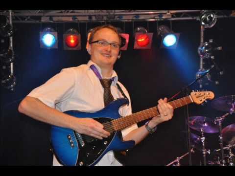 Groovemonkeys live - Empty rooms - Diashow