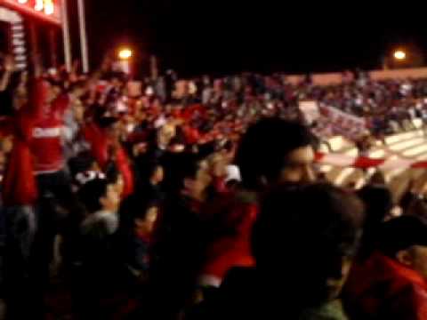 "LOS PAPAYEROS ES UN CARNAVAL LA SERENA ES INMORTAL ALENTANDO EN LAS MALAS" Barra: Los Papayeros • Club: Deportes La Serena • País: Chile