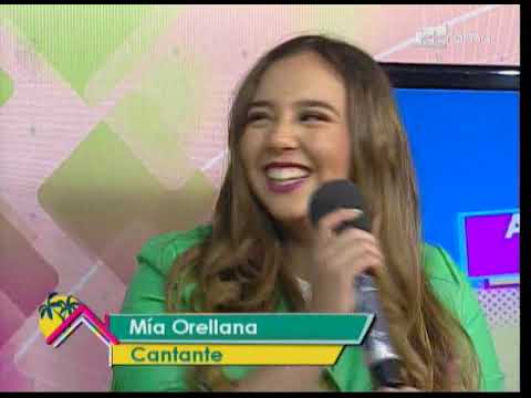 Mía Orellana Cantante