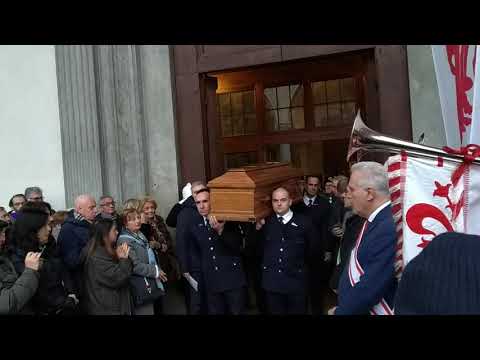 L'ultimo saluto dei tifosi viola a Narciso Parigi