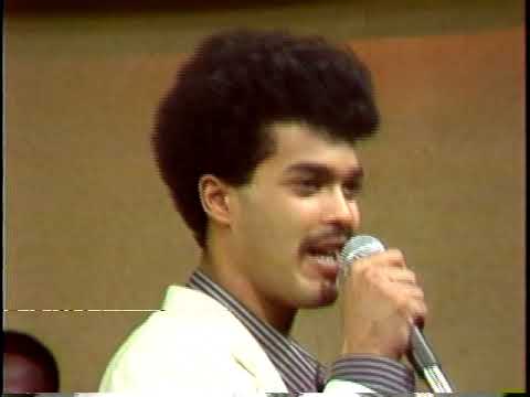 ALEX BUENO - Me Va , Me Va (80's)