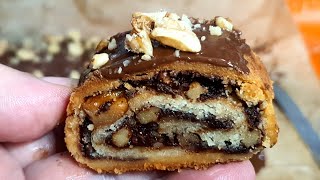 עוגיות רולדות שוקולד נוטלה ואגוזים משגעותCrispy Nutella Rolled Cookies מטבח בקלי קלות ליהי קרויץ (ליהי קרויץ - מטבח בקלי קלות) - התמונה מוצגת ישירות מתוך אתר האינטרנט יוטיוב. זכויות היוצרים בתמונה שייכות ליוצרה. קישור קרדיט למקור התוכן נמצא בתוך דף הסרטון