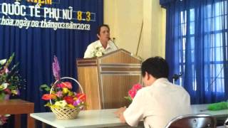 preview picture of video 'Thầy Huỳnh Ngọc Phú hát tặng chị em phụ nữ cơ quan nhân ngày 8 - 3 - 2013'
