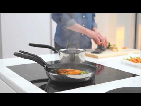 Fiskars Functional Form Smulki trintuvė video