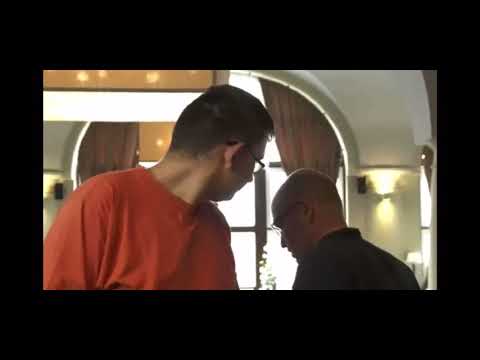 Ano šéfe! Řetízek original part 1