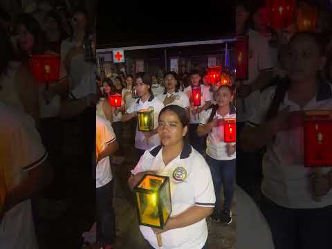 Himno nacional cantado por alumnos de la escuela nocturna Ernesto Mejía de San Marcos ocotepeque
