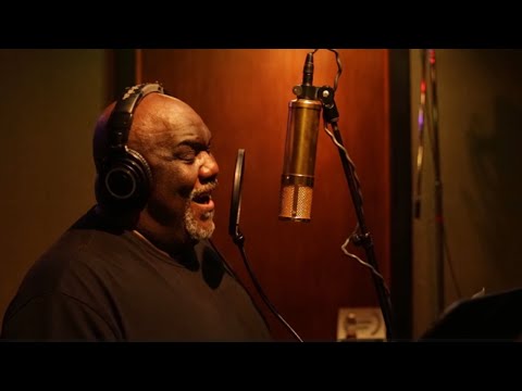 Altered Five Blues Band "Can't Shake It" [Official Studio Video]