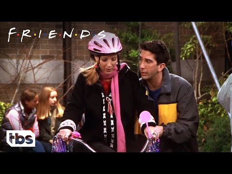 Ross Teaches Phoebe How To Ride A Bike (Clip) | Friends | TBS（Ross Teaches Phoebe How To Ride A Bike (Clip) | Friends | TBS）