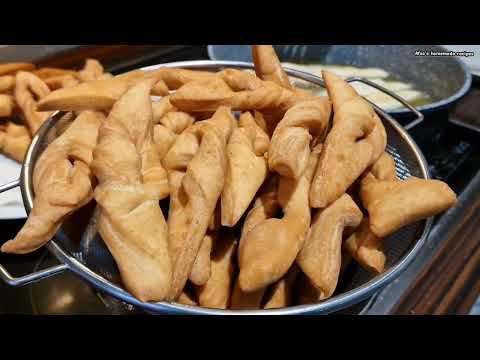 Preparing Authentic Ghana's Achomo Recipe | Fried Dough| Ghana Achomo |Ghanafood | Ghana Streetfood