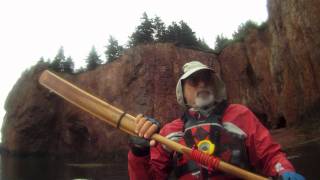 preview picture of video 'Foggy paddle to the Three Sisters'