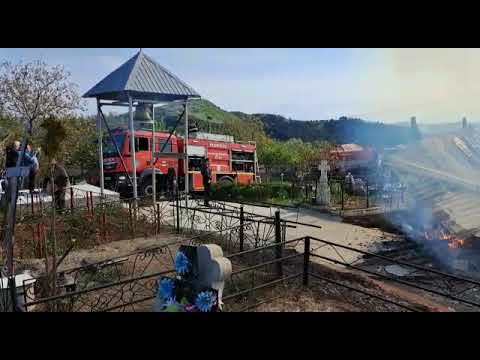 Biserica din Negosina, mistuita de flacari