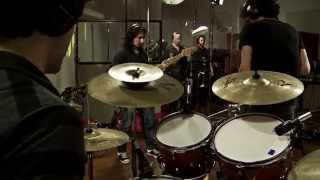 Versión Funk de: Yo me manejo bien con todo el mundo (J.M. Serrat) - Un WC en el Everest