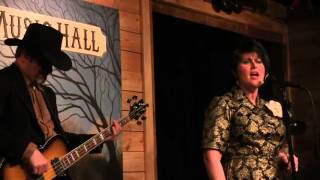 I Fall to Pieces cover by Lisa Dames