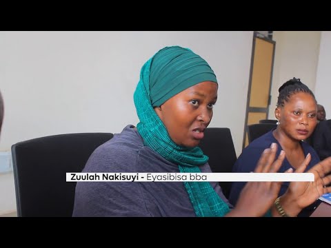 Agataliikonfuufu Eyasibisa bba atulise n’akaaba nga bamukunya ogw’endagamuntu ez’enjawulo zakozesa